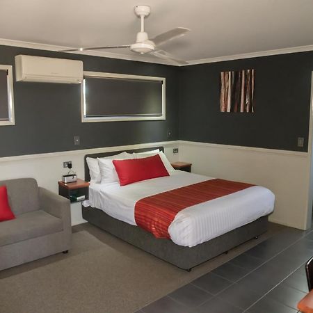 The Rocks Motel Charleville Exterior photo