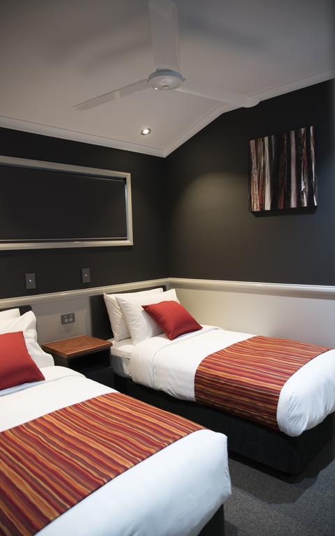 The Rocks Motel Charleville Room photo