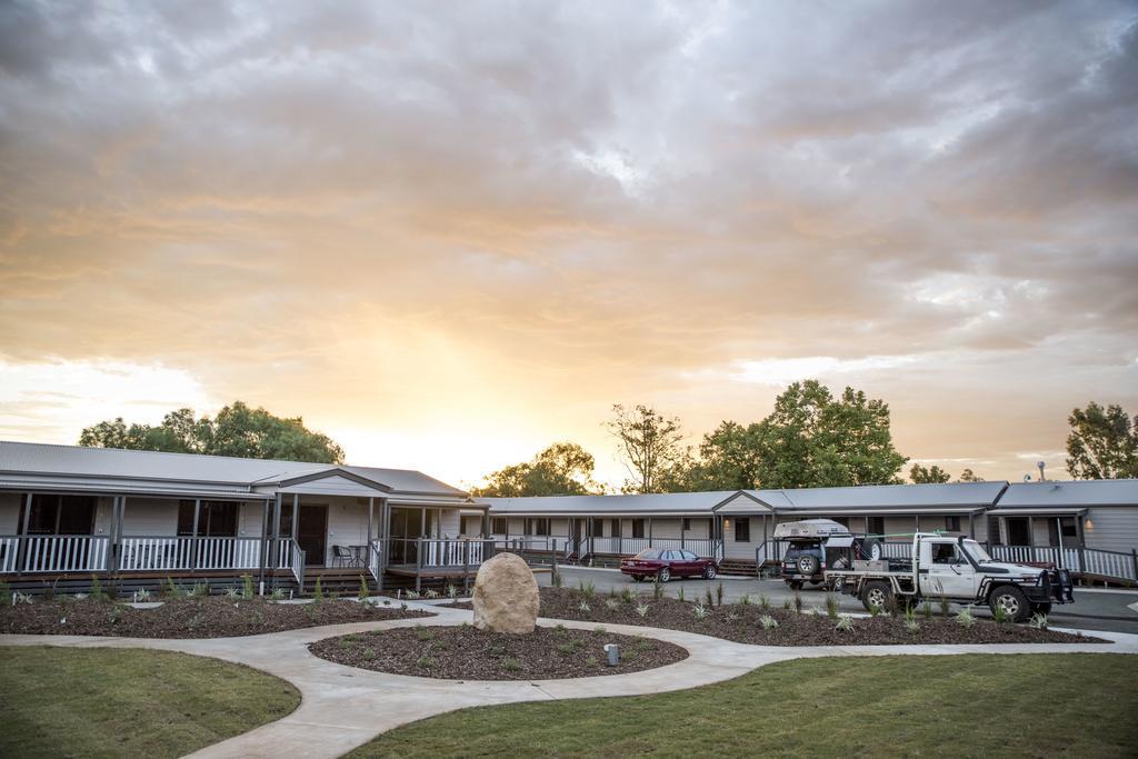 The Rocks Motel Charleville Exterior photo