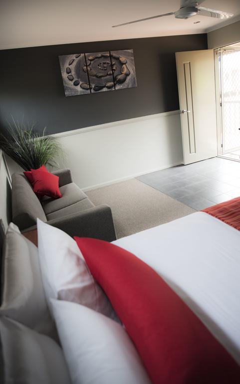 The Rocks Motel Charleville Room photo